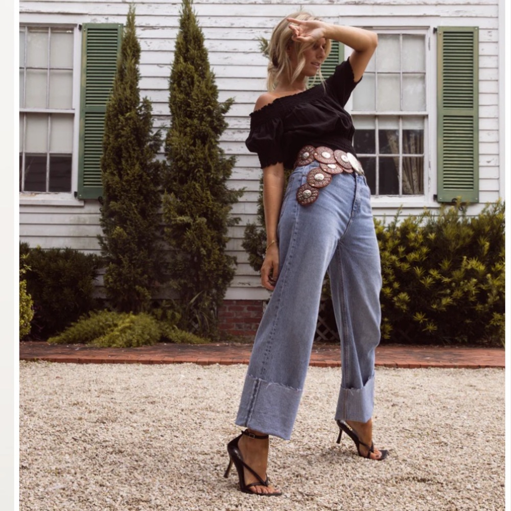 NWT Q2 Straight Leg Womens Cuffed Jean - size 10